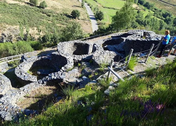 Casa Altobierzo, 9 Y 9 Banos * Pobladura de las Regueras